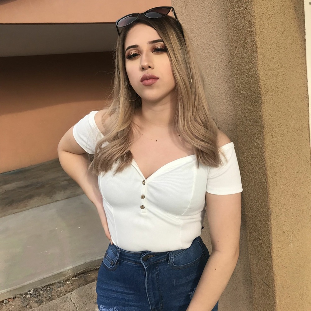 Meet your Posher, Adeline